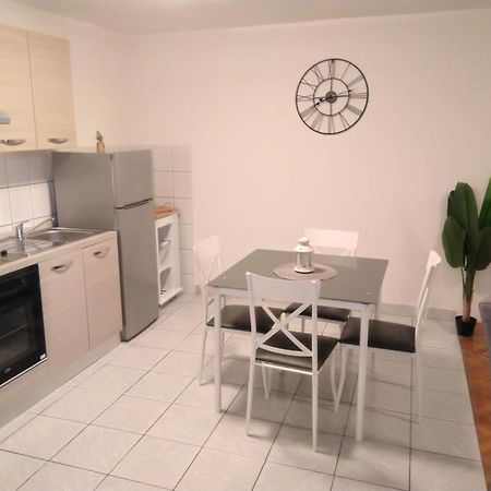 Apartman Mix Zagreb - Maksimir, Kbc Rebro, Free Parking ภายนอก รูปภาพ